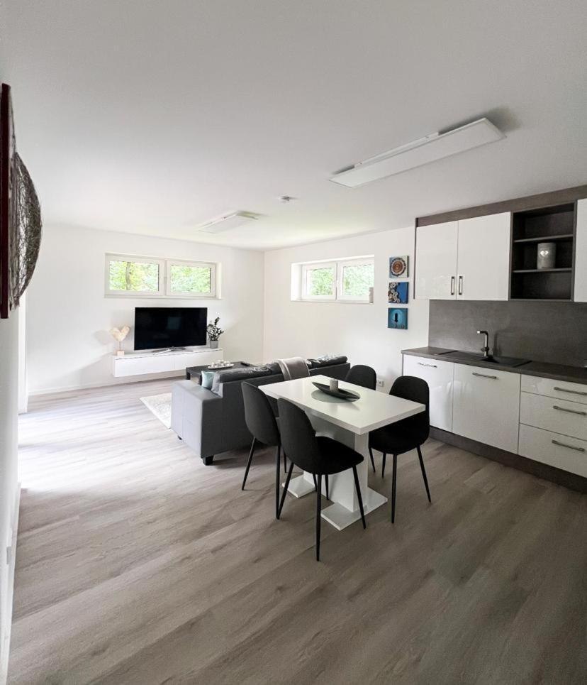 Ferienwohnung: Waldblick Hatten Екстериор снимка